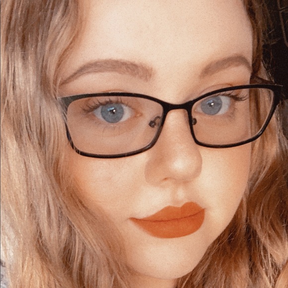 Meet your Posher, Sarah - Picture 1 of 1